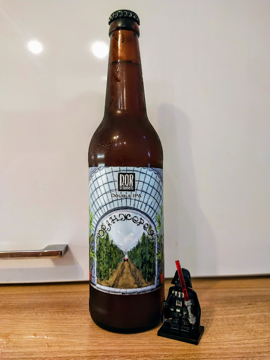 Смотрите какая прекрасная этикетка, как буд-то чей-то рисунок.