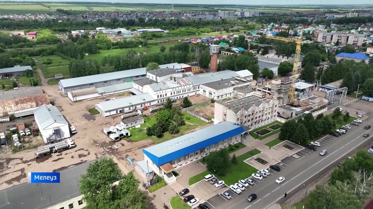    Какие объекты посетил Глава Башкортостана Радий Хабиров во время рабочей поездки по Мелеузу - сюжет "Вестей"