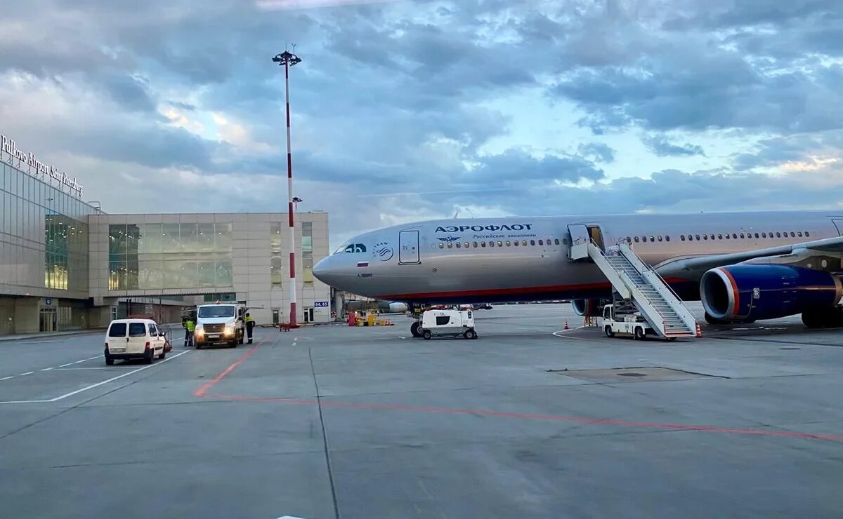    В Москве и Петербурге авиационный коллапс. Воздушное сообщение между столицами парализовано