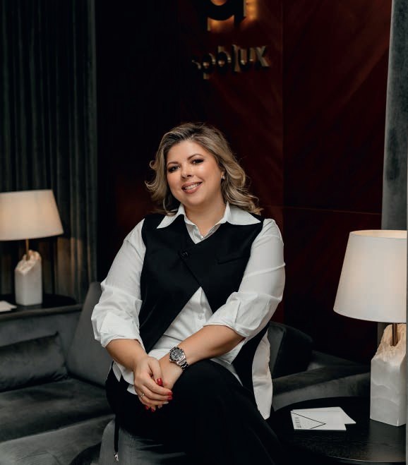 Мари Идрисова @mary_idrisova  — психолог, специалист по мышлению и коммуникациям, куратор сообщества «Код публичности» в Санкт-Петербурге