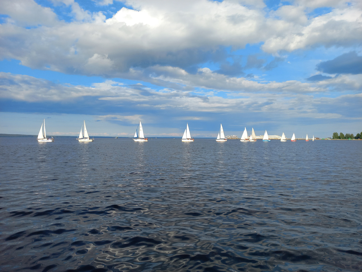 Парад яхт на День города. Онего. 