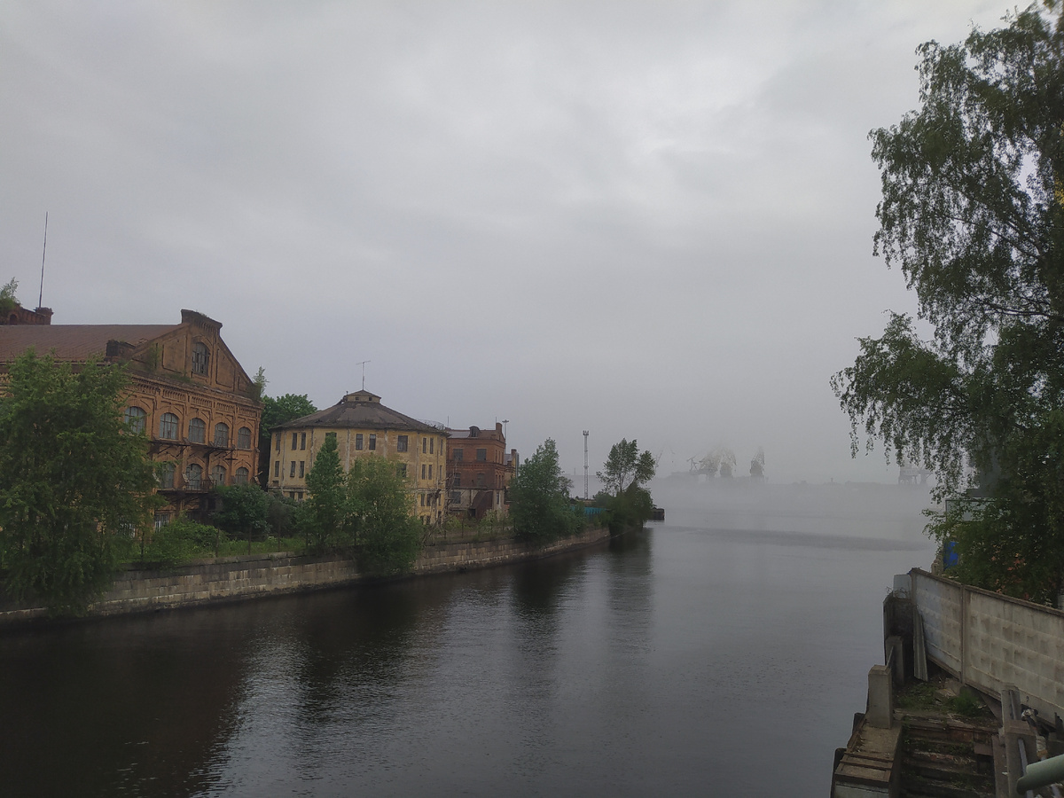 Река Екатерингофка. Туман. Фото автора