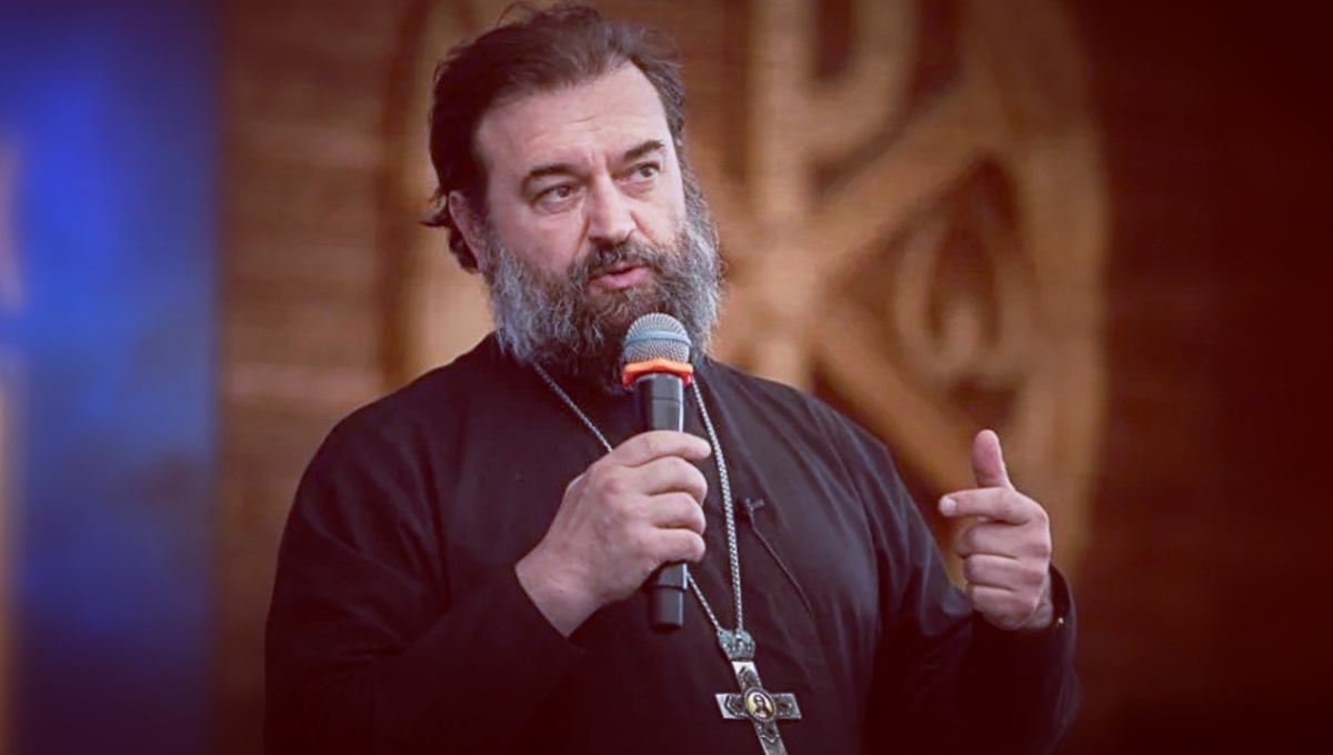 Андрей Ткачёв — протоиерей, настоятель Храма Троицы Живоначальной в Хохлах, писатель, телеведущий, блогер, миссионер.