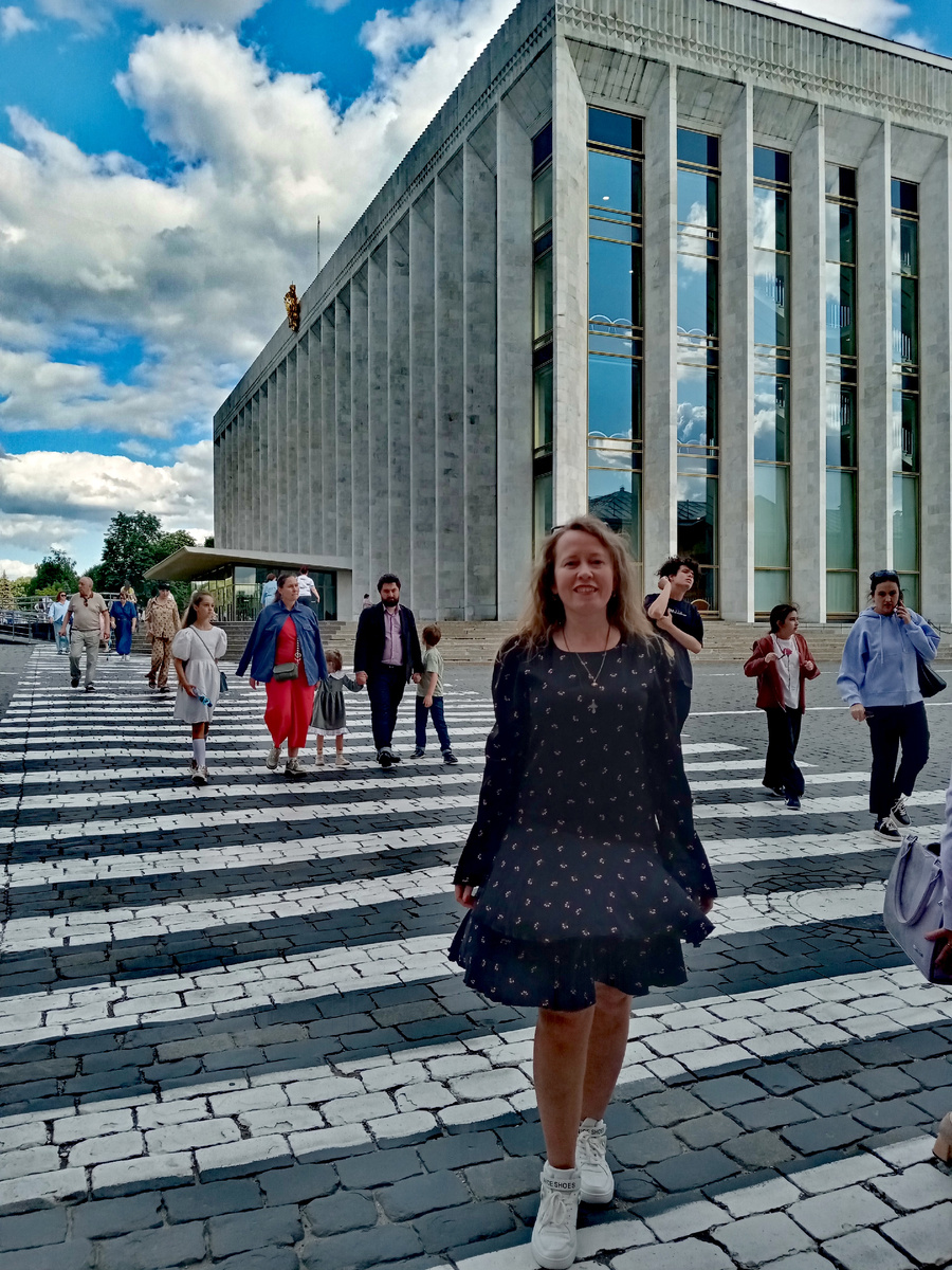 А это я вчера у Кремлёвского Дворца 