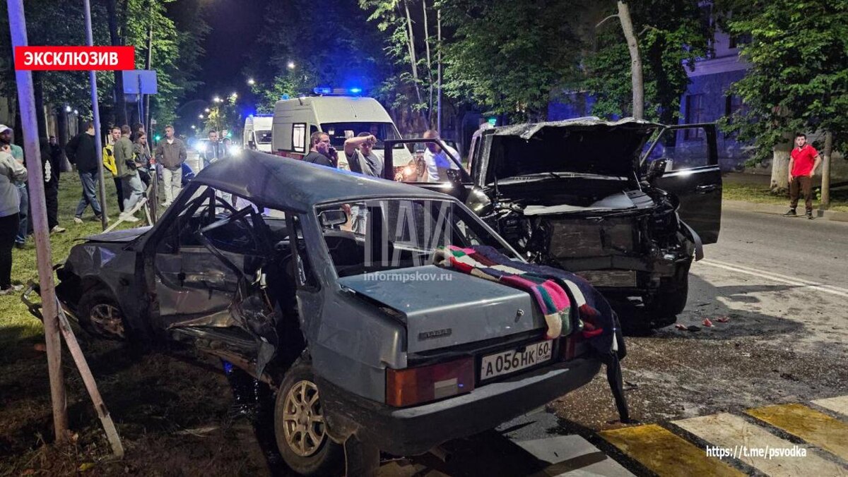 Один человек погиб и пять пострадали в ДТП в Великих Луках
Фото: Telegram-канал «Псковская сводка. ПАИ»