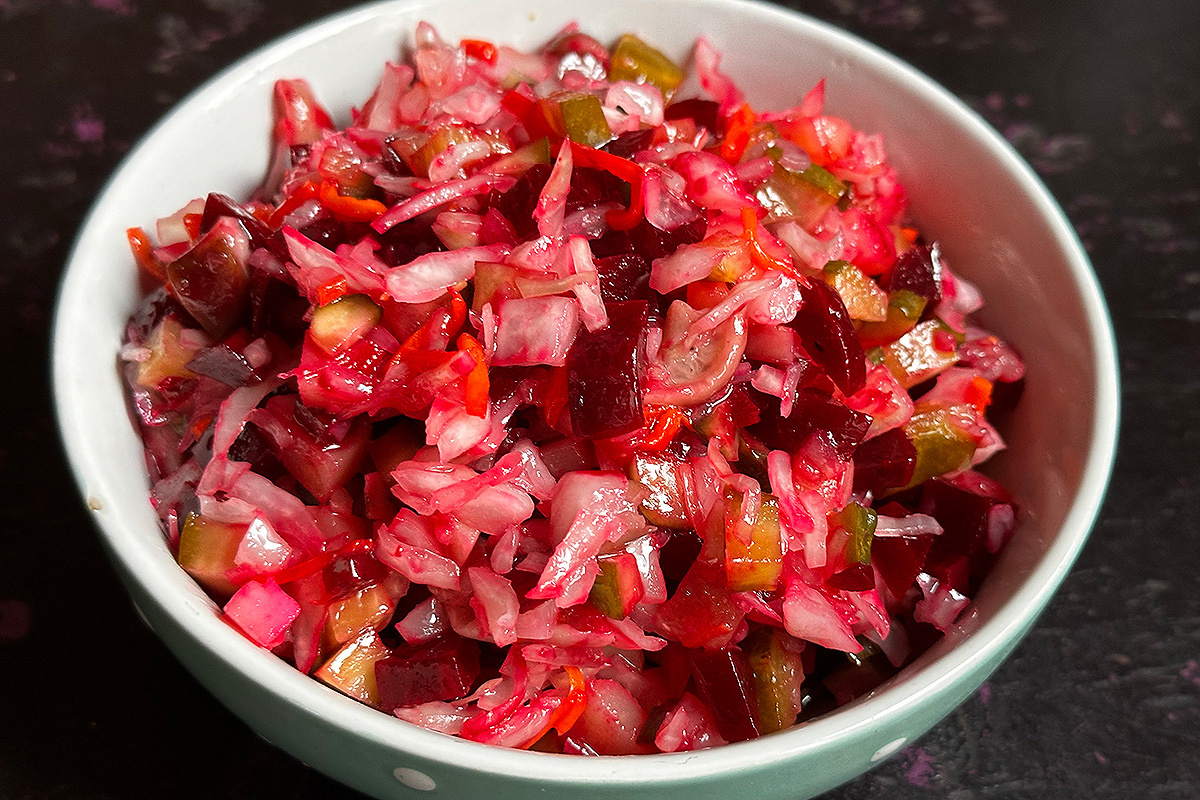 Винегрет из запечённых овощей с квашеной капустой