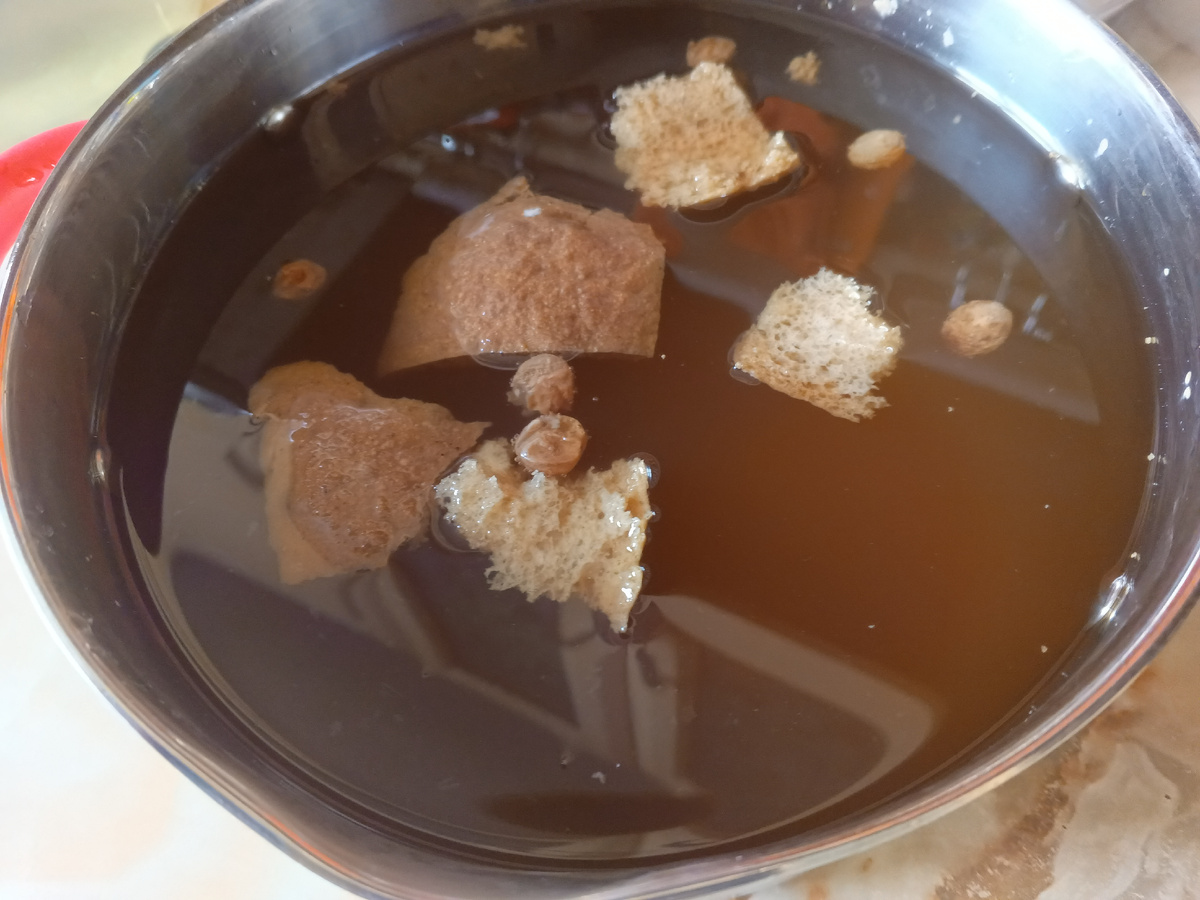 фото автора: квас по рецепту подписчицы настаивается