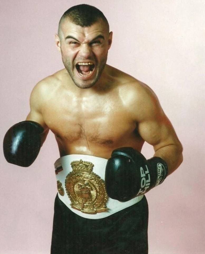    Сергей Башкиров в 2001 году завоевал звание интерконтинентального чемпиона по версии IBF в весовой категории до 66,5 кгСоцсети