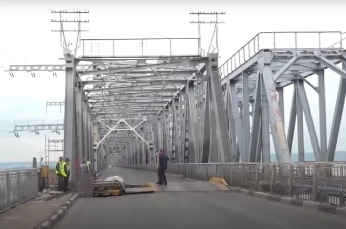    На Императорском мосту заменили 9 деформационных швов из 10
