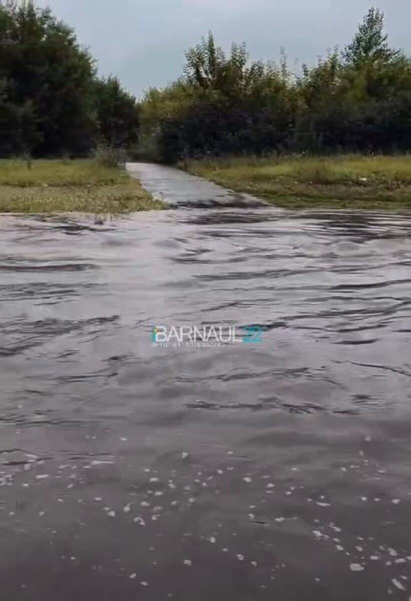    Барнаул затопило на фоне дождей. Источник: Barnaul 22