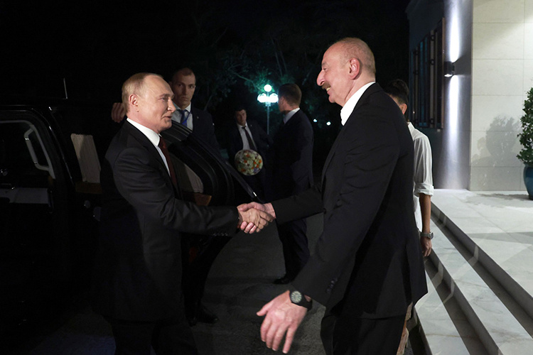    «Элемент личной если не «химии», то близости между Путиным и Алиевым мы видим».   
Фото: kremlin.ru