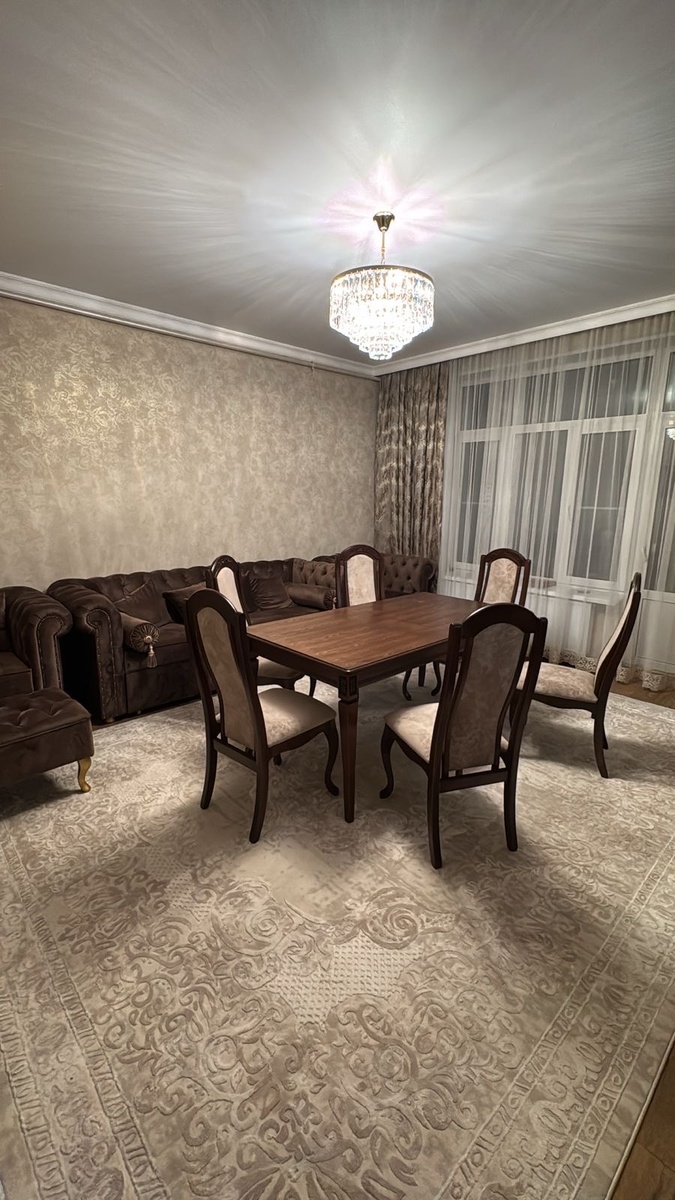 Стул Венеция массив бука, эргономичная высокая спинка Код товара: ven20-02; Стол Аллегро прямоугольный 170(+50)90 см массив бука, раздвижной со столешницей из шпона дуба Код товара: a10-19