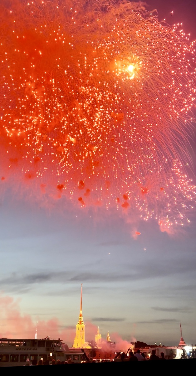 Салют над Петропавловской крепостью в день ВМФ 2024год.