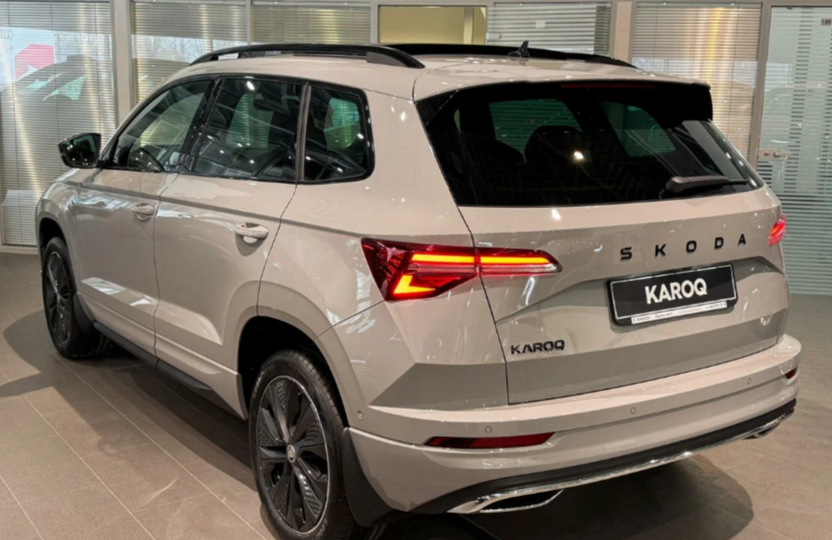 Skoda Karoq вернулся в Россию, в России вновь продают кроссоверы Karoq. Сколько они стоят?