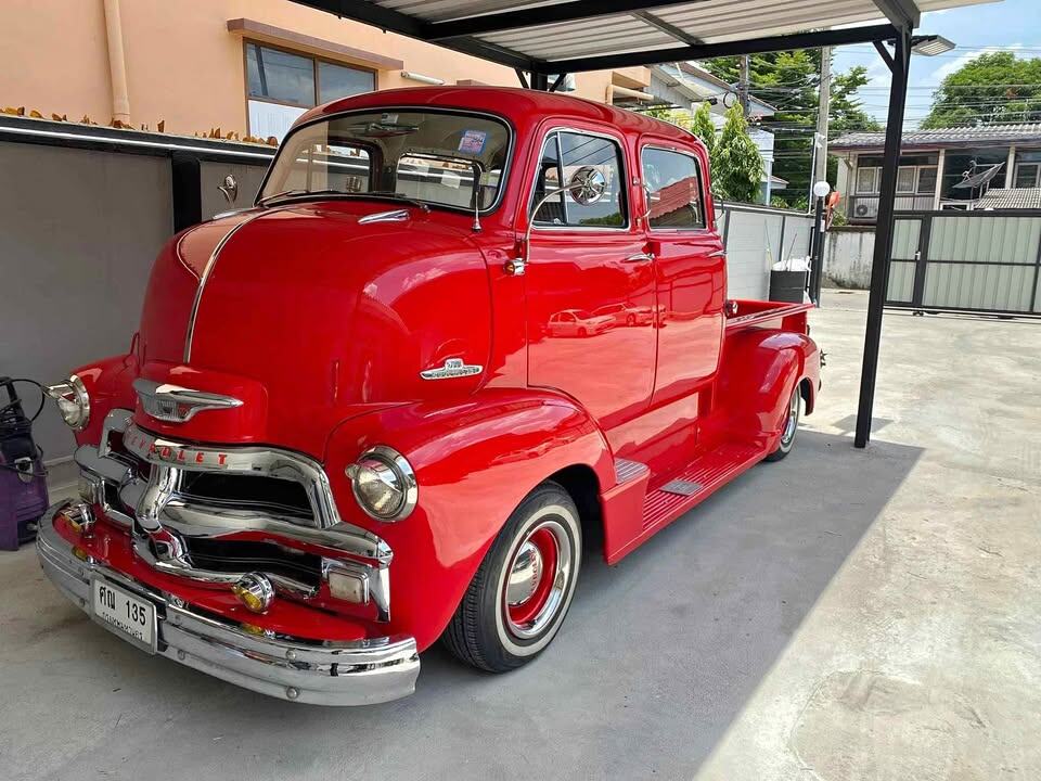 Все кто планирует оставаться в Тайланде на срок больше 3-х месяцев определенно встает вопрос о покупке личного транспорта потому что аренда это все же вариант на краткосрочный период, но мало кто задумывается какие интересы преобладают на рынке поддержанной техники.
Машина это в первую очередь комфорт, безопасность и конечно же кондиционер что является приоритетом особенно если вы прилетели с семьёй.
Когда проживание подходит к концу, встаёт вопрос о быстрой реализации своего авто в Тайланде и тут могу выделить 5 автомобилей с которыми не будет больших проблем в эксплуатации и при продажи которых вы потеряете не более 15% а если повезет еще и заработаете.
Постараюсь рассказать о моделях которые я нашел рентабельные для короткого и длинного срока пребывания без лишней воды 