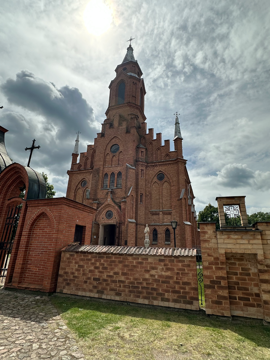 Костёл Пресвятой Девы Марии Скапулярной в Кернаве