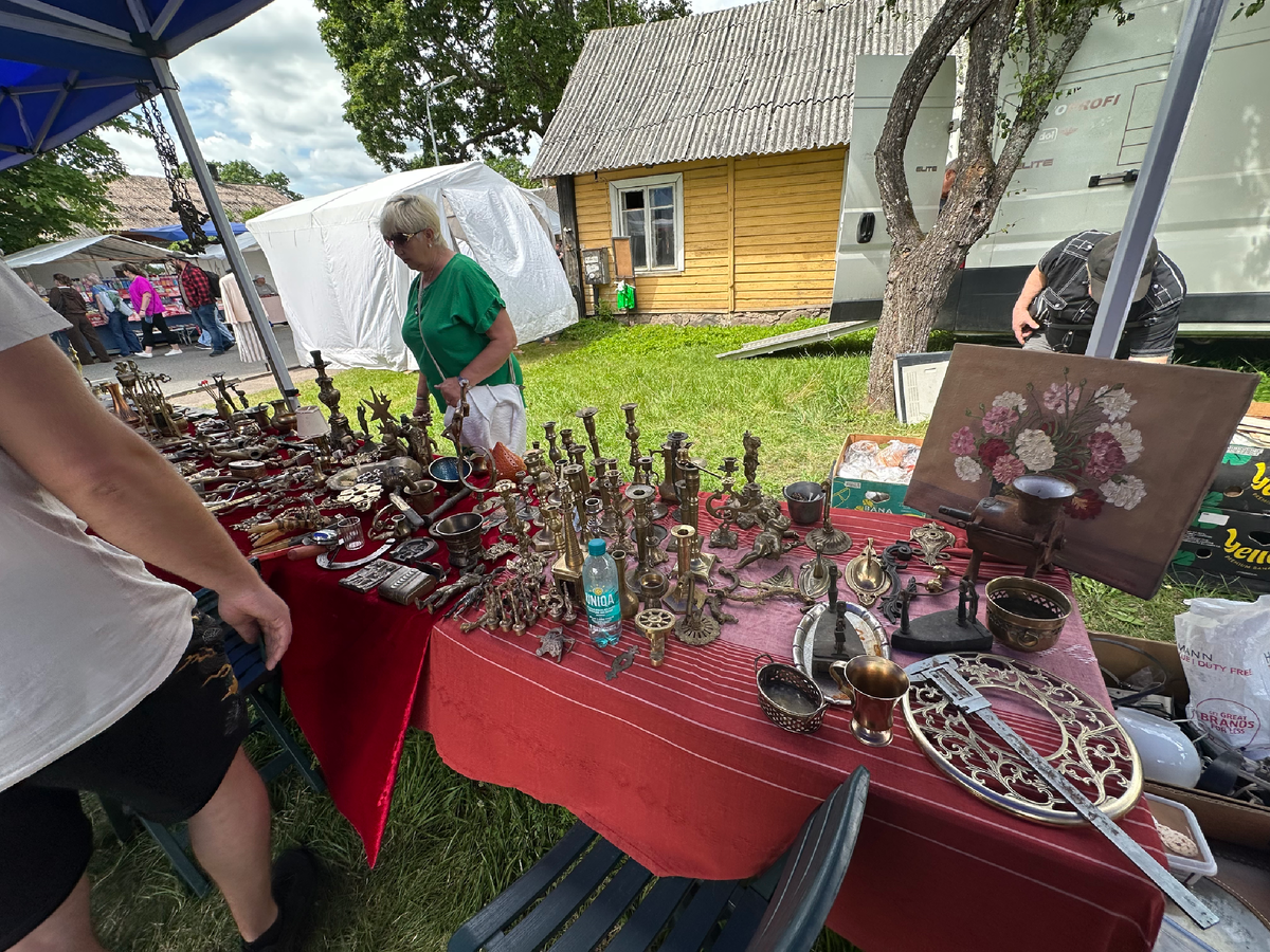 Куча всякого добра. "Возьми, Боже, что мне негоже"