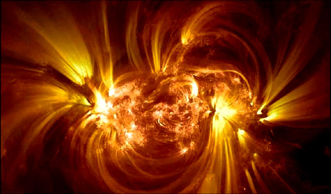 Корона и солнечный ветер.