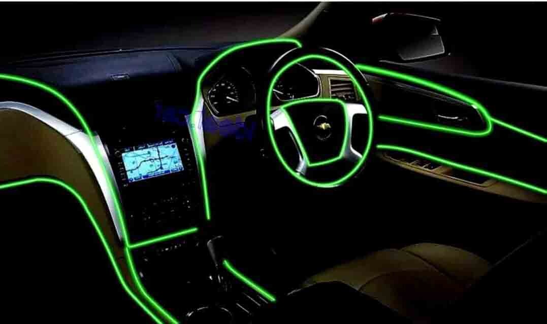 LED-ленты белого, желтого или зеленого спектра внутри салона