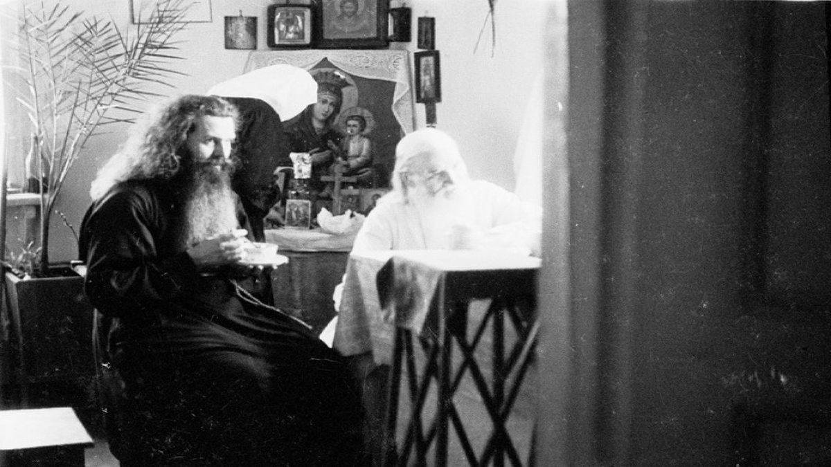 Старец Севастиан предсказывал тяжелые годы для России и призывал людей не покидать родину.