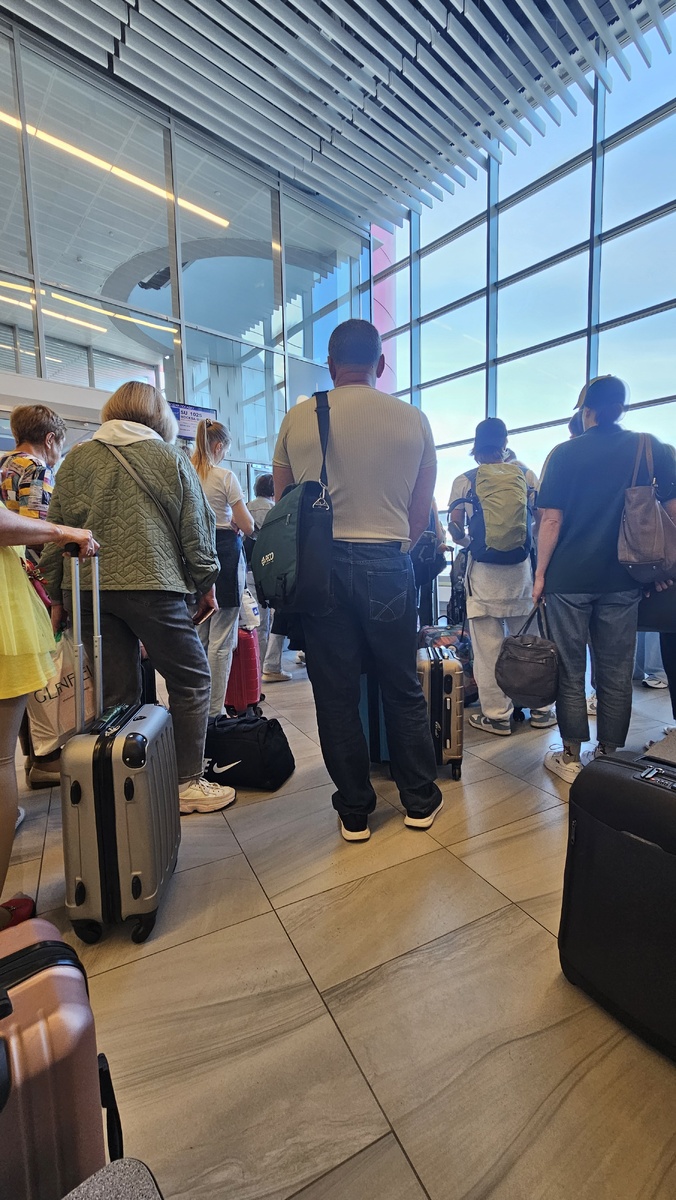 Куда ж русским да без очередей