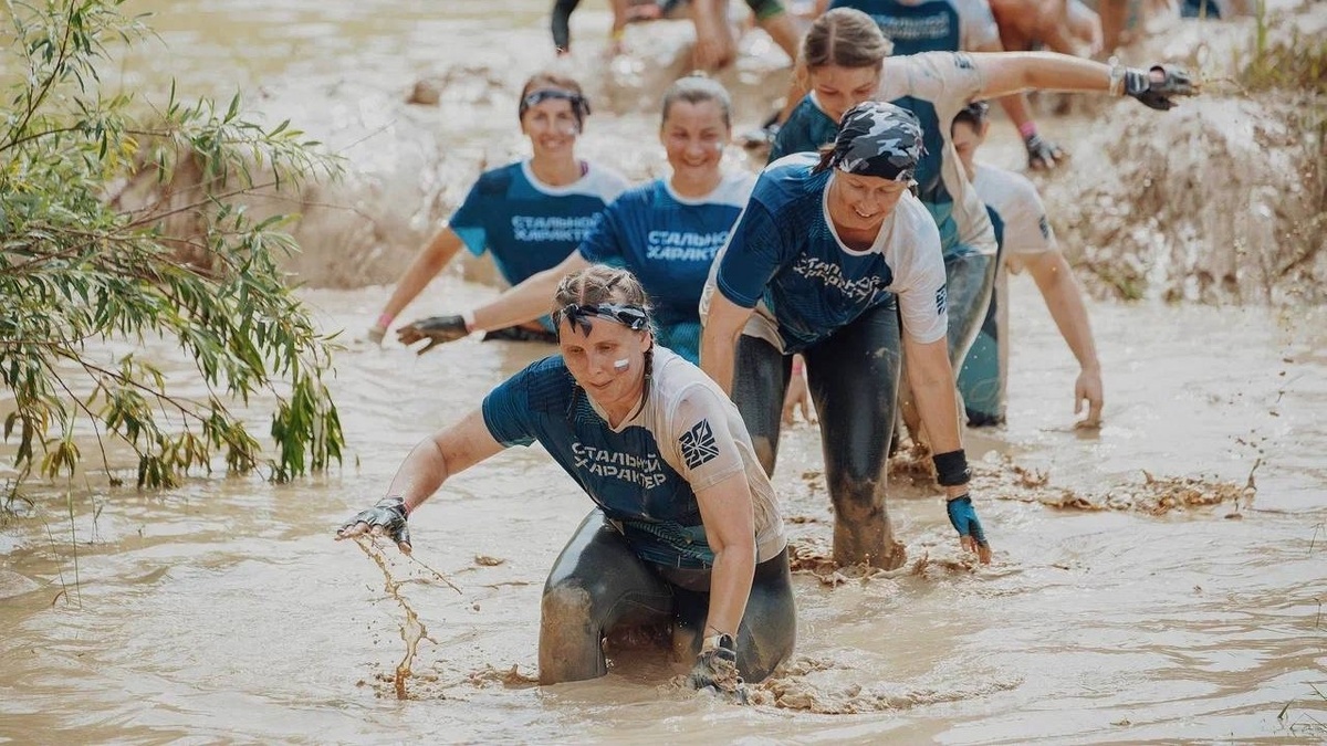    В Сургуте прошел экстремальный забег «Стальной характер»