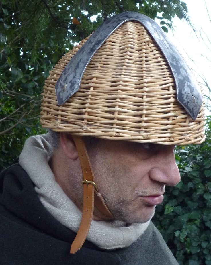 Такая вот боевая корзина. Ну вернее ее современная реконструкция.