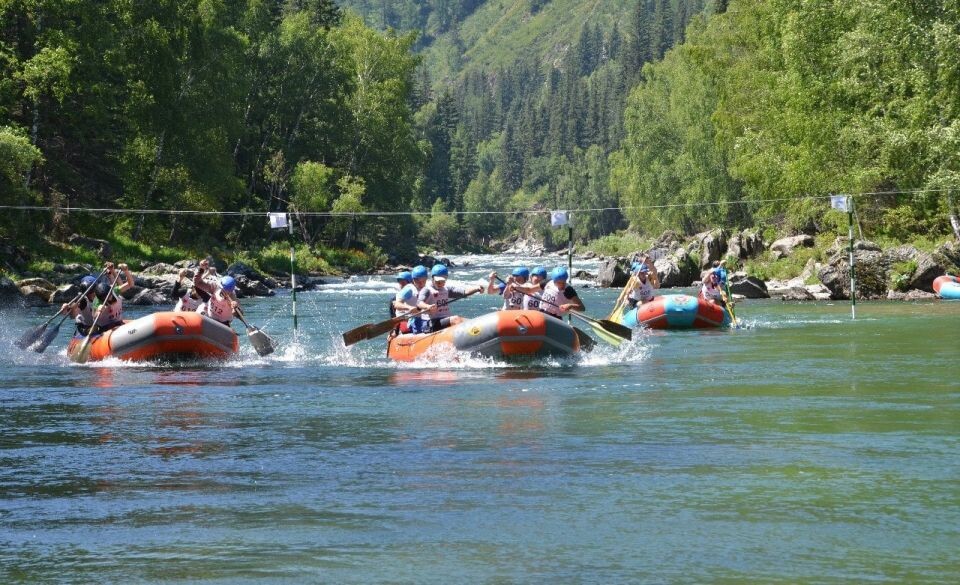    Всероссийские соревнования по рафтингу проходят на реке Кумир. Источник: Алтайская федерация рафтинга и гребного слалома