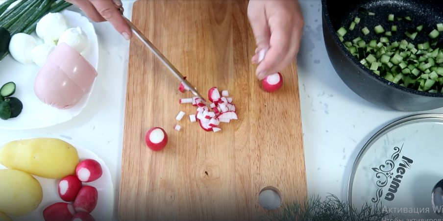 Редис нарезаем кубиком