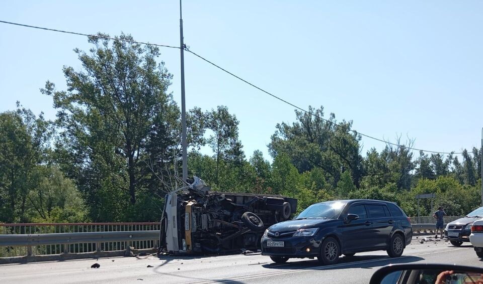    ДТП на шоссе Ленточный бор. Источник: Госавтоинспекция Барнаула
