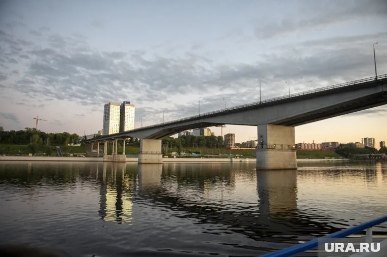 Парни попали в беду в погоне за удачными кадрами
Фото: Сергей Русанов © URA.RU