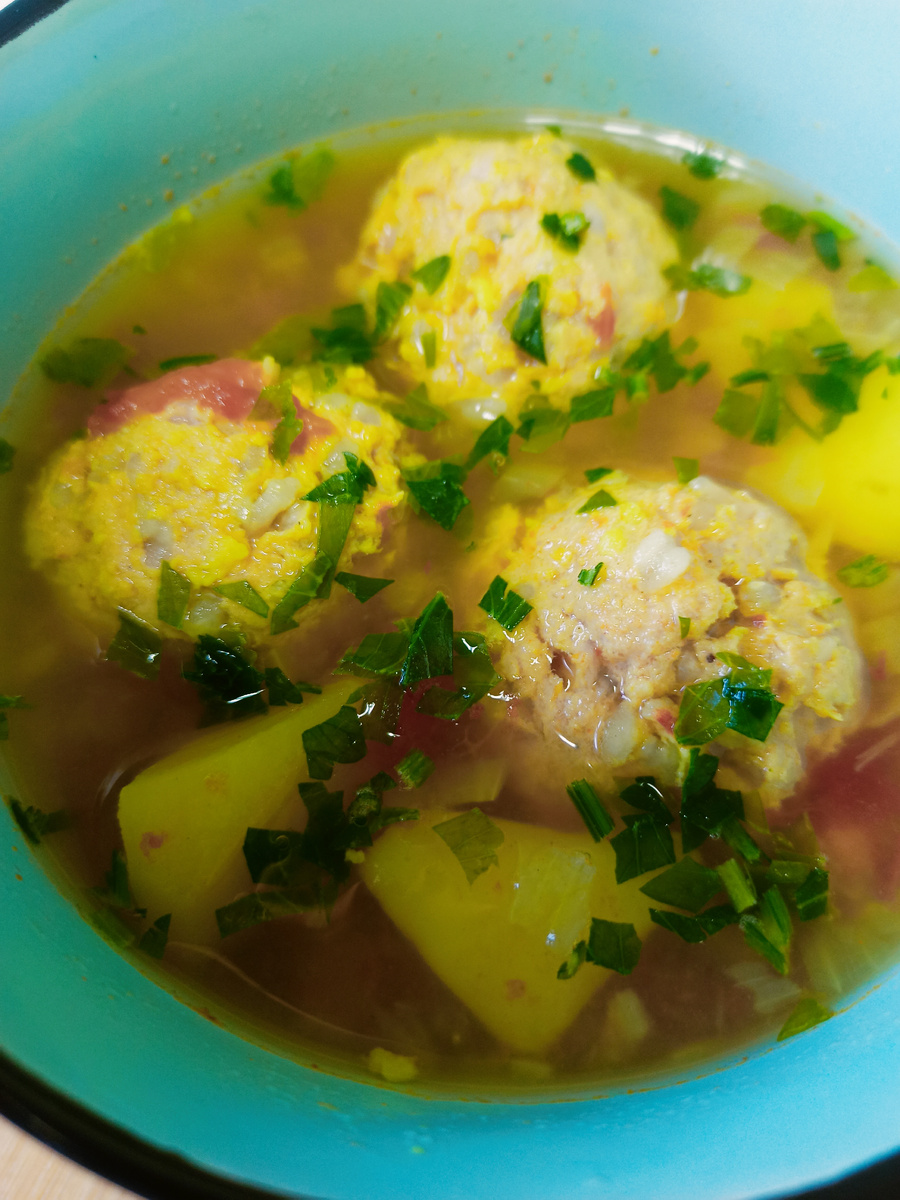 Очень вкусный, насыщенный суп