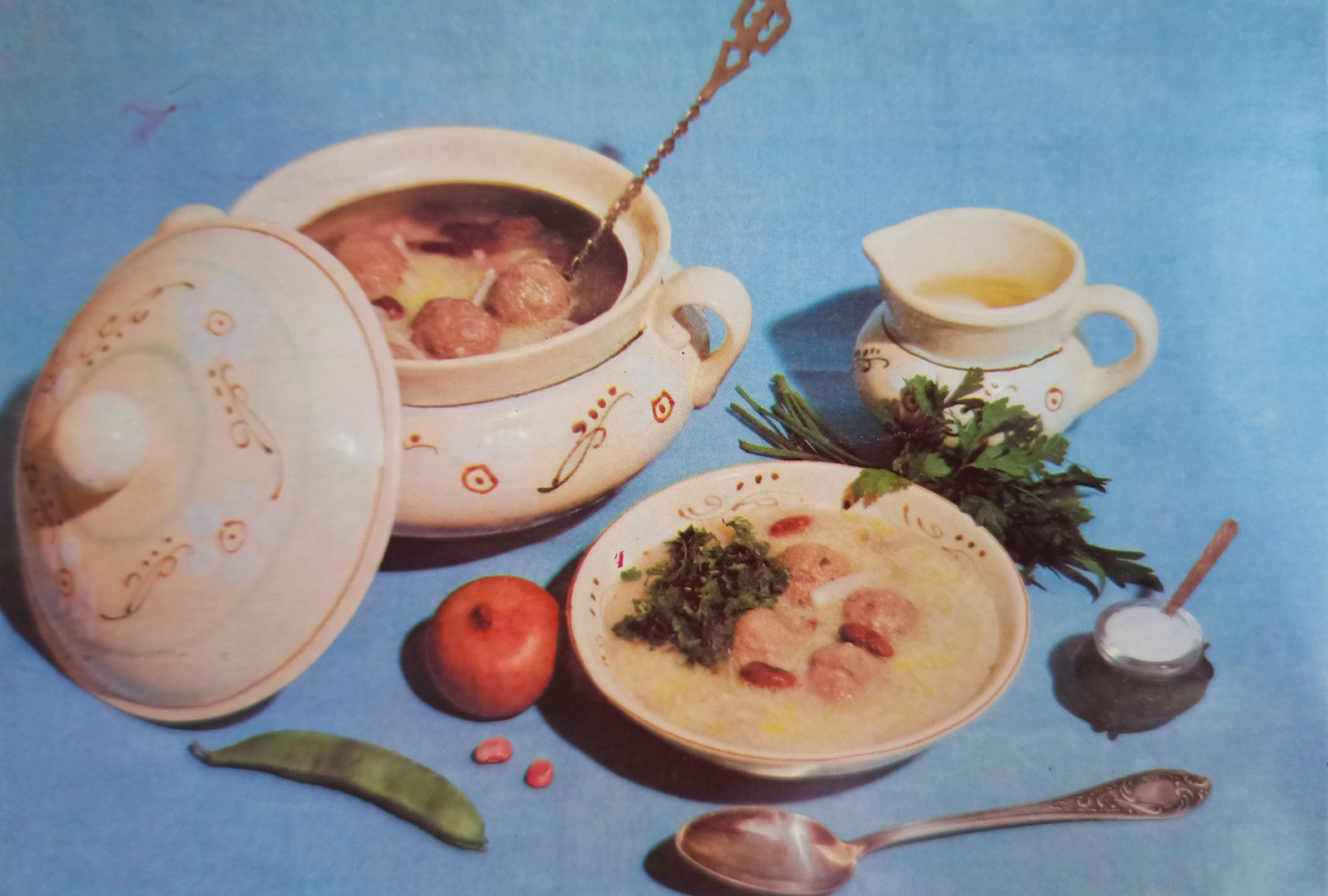 Вот так суп Кюфта выглядит в моей книге рецептов "Кухня народов Кавказа", но здесь другая версия этого супа, на самом деле их множество, как и любого другого блюда 