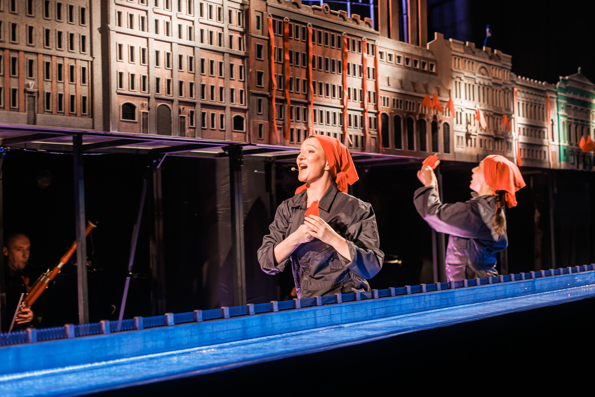 Сцена из спектакля. Фото: Георгий Чеботков.