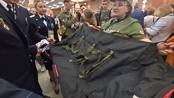     Тактические носилки можно применять не только в зоне СВО, но и в обычных походах Екатерина Лазарева © URA.RU