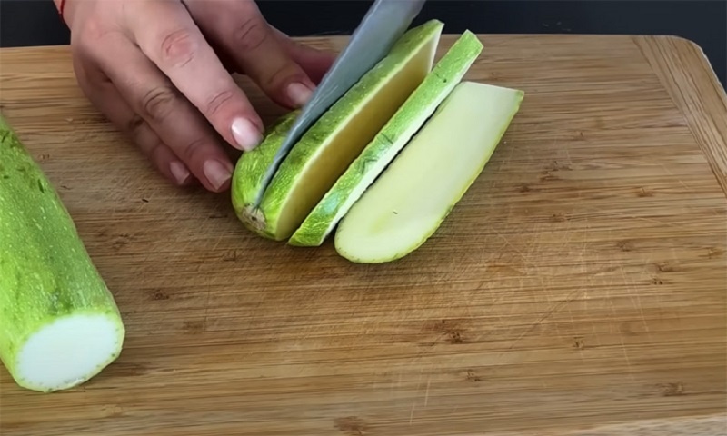 Самый вкусный летний салат из молодых кабачков