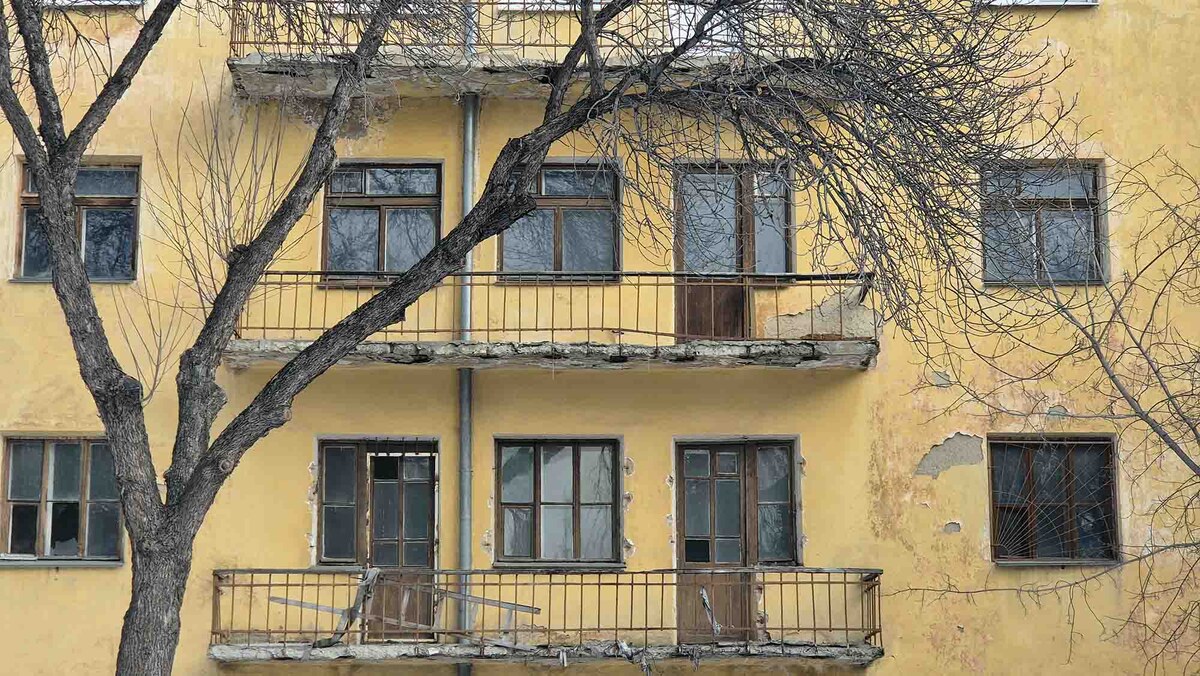 Скучаете по советским временам? Тогда Вам сюда! Екатеринбург сегодня один из активно развивающихся и застраивающихся городов. Но в нем сохранился уникальный фрагмент советской эпохи 