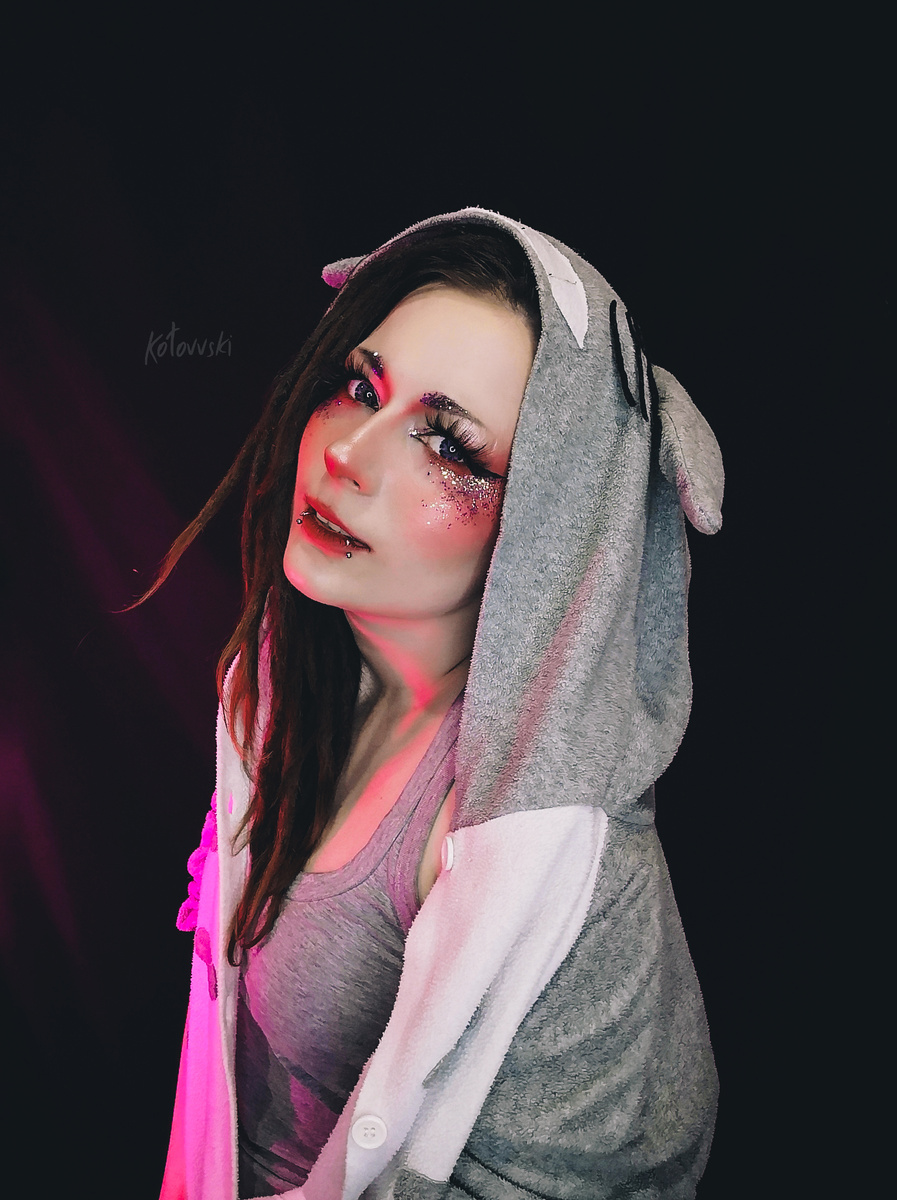 Приветствую! На связи Котовски. Здесь делюсь своими мыслями, моментами из жизни и уникальным вайбом. Надеюсь, мой контент вдохновит тебя и подарит море положительных эмоций. Добро пожаловать! Не стесняйся подписываться и заглядывать ко мне почаще ;)