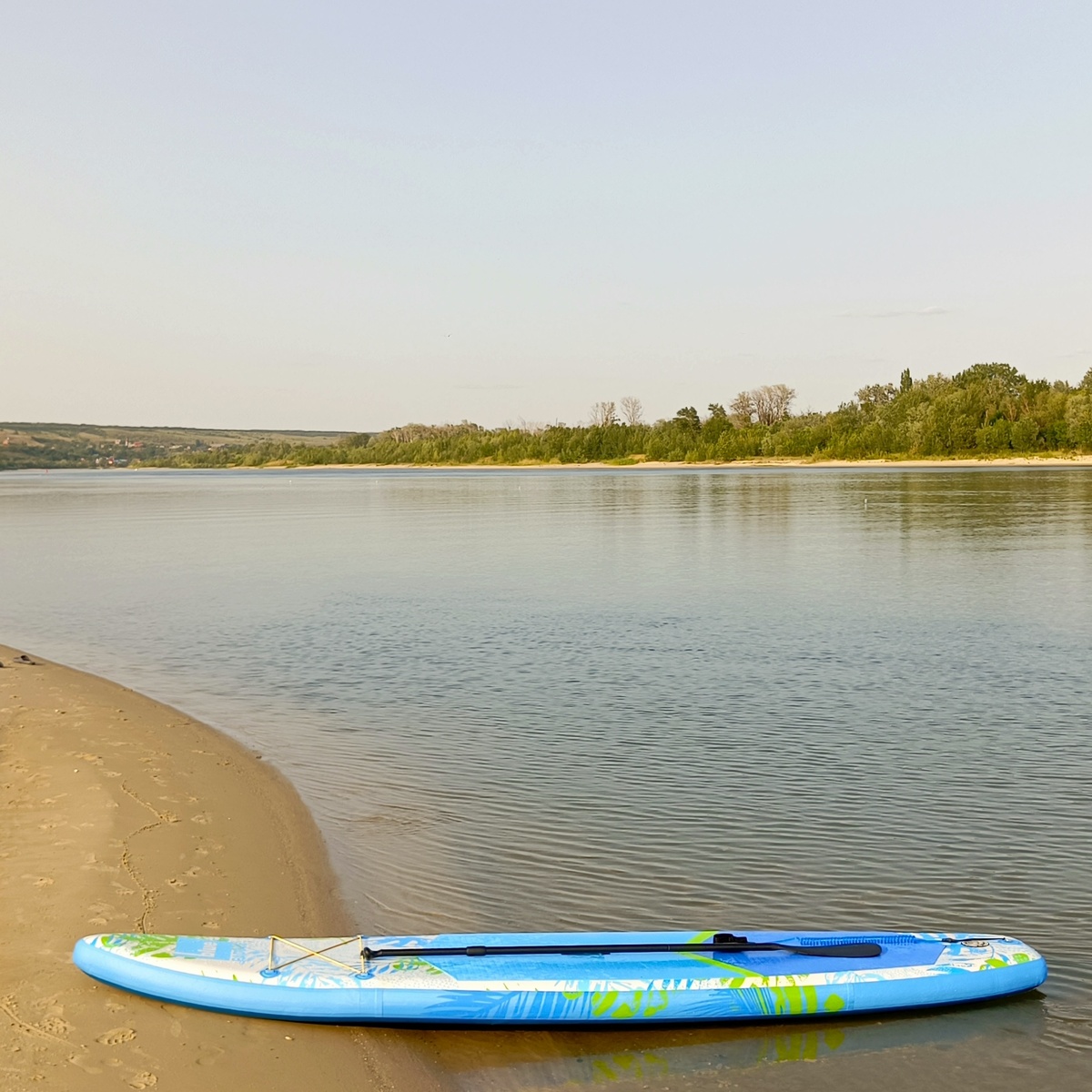 Плывём на сапборде по реке Дон.