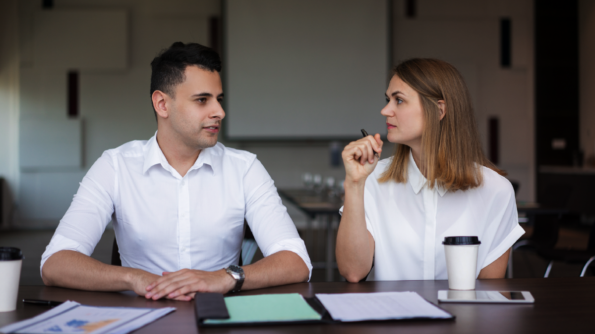 Главное не уходить в чрезмерную похвалу или, наоборот, критику