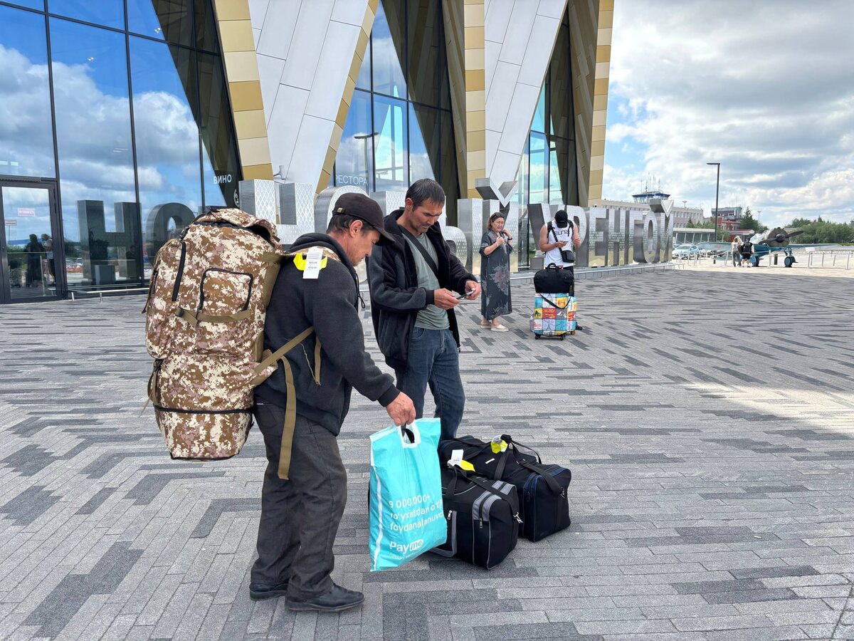 При задержке вылета на два часа пассажирам предоставляют горячее питание.  Фото: ФедералПресс / Ирина Ромашкина