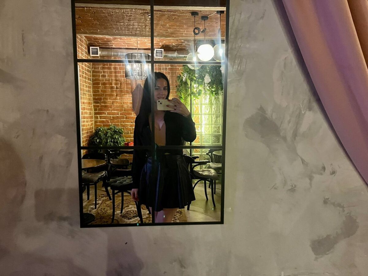 фоточка в зеркало, но не в туалете