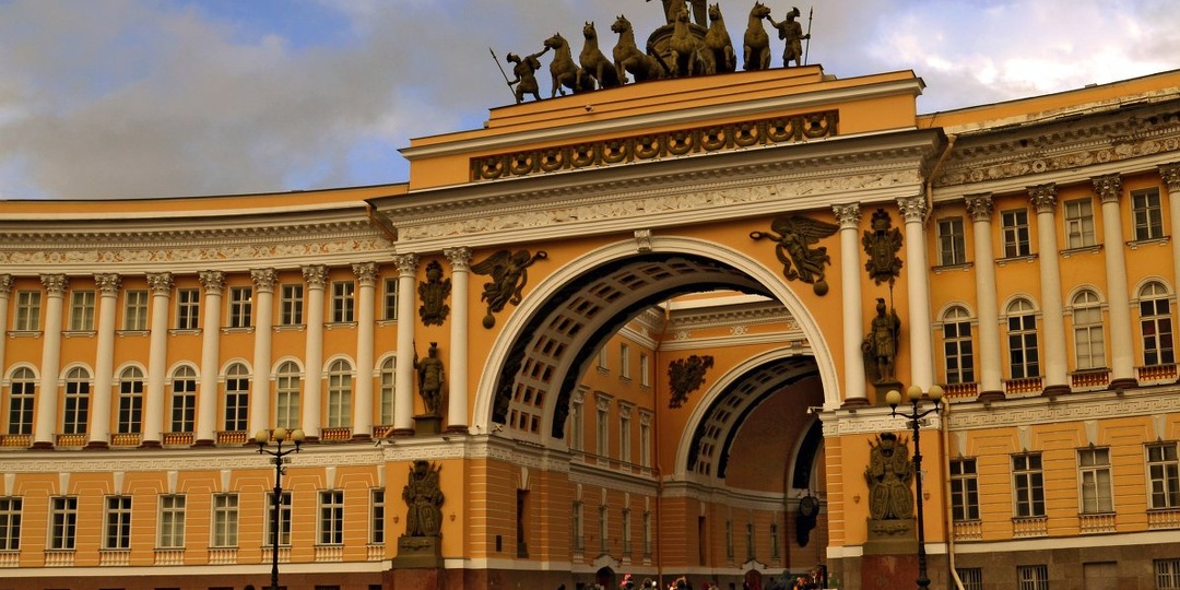 Триумфальная арка Главного штаба: парадная рама империи