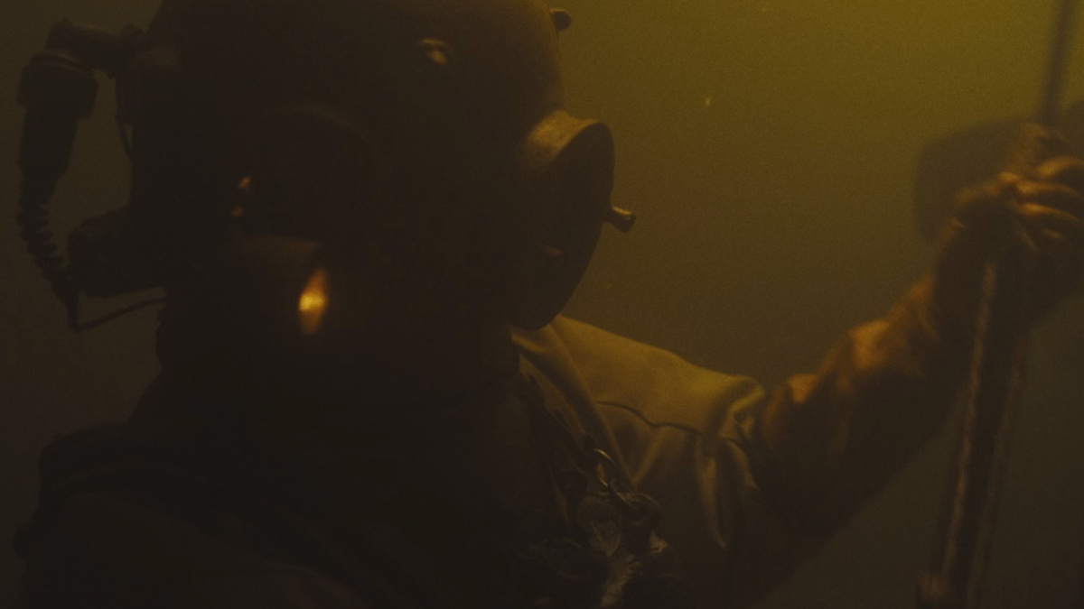 Кадр из фильма "Багровая отмель" (2025)