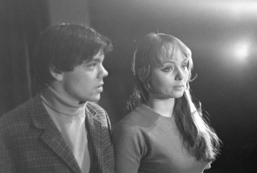 На фото Валентина Лысенко и Константин Райкин во время сдачи дипломной работы в театральном училище имени Щукина (курс Юрия Катина-Ярцева)