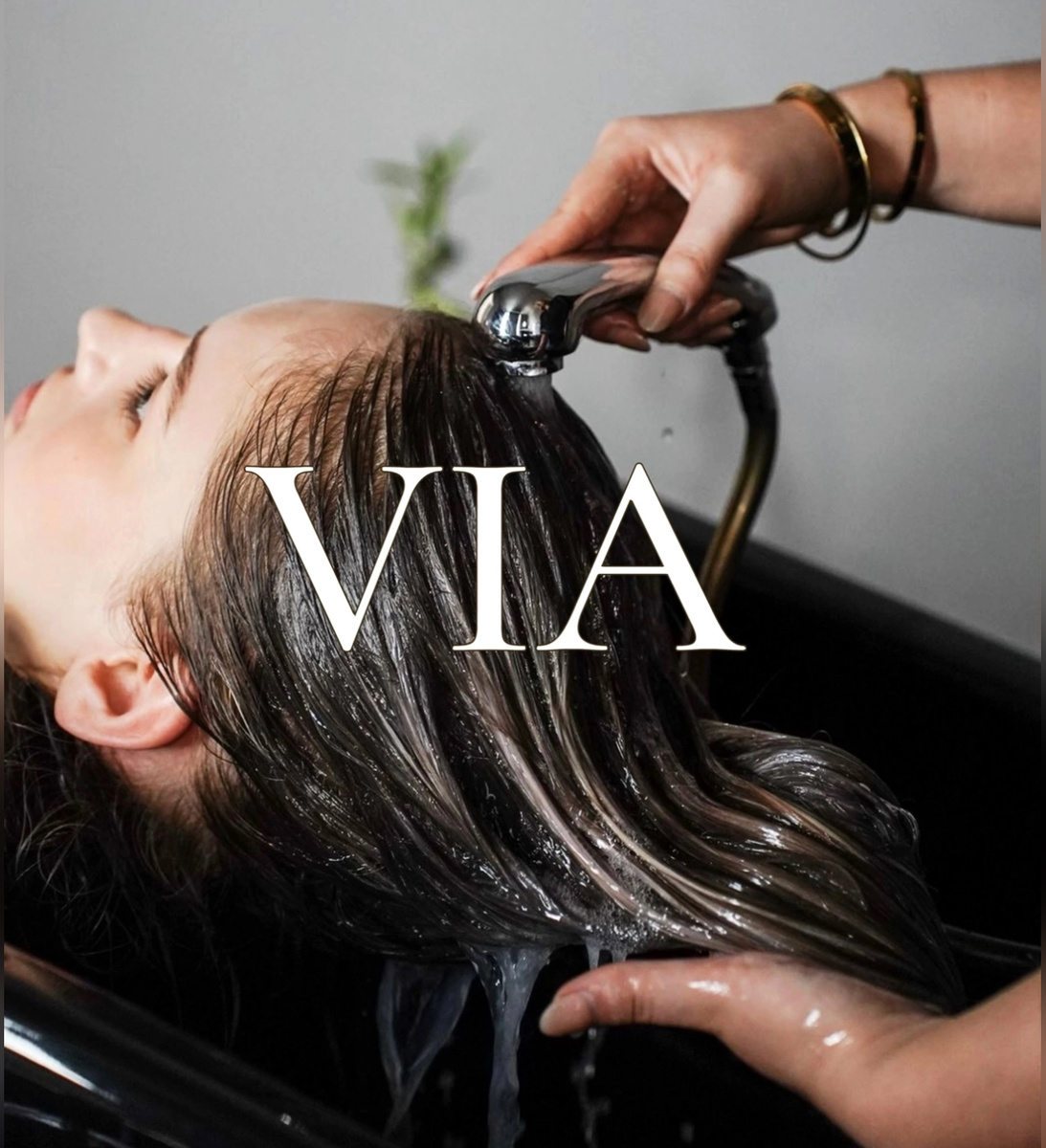 Волосы, как после салона — каждый день? Это реально.Ты наверняка пробовала маски, масла, спреи…А потом снова — сухие концы, тусклый цвет и пушистость.