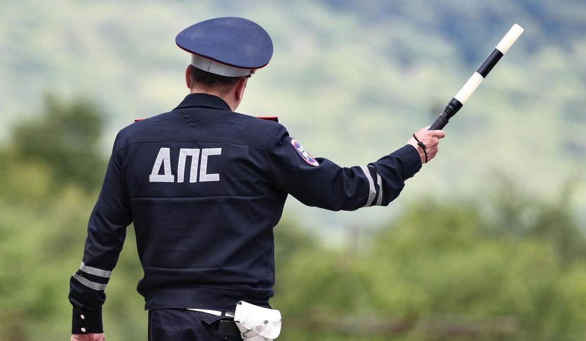     Сотрудник ДПС ГИБДД. Источник: © РИА Новости Автор фото: Константин Михальчевский