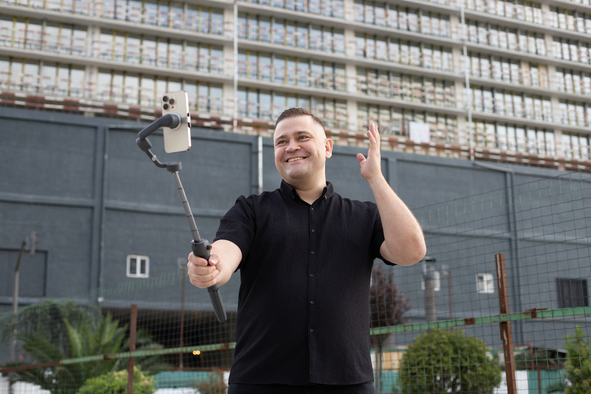 Это я счастливый обучаю риелторов как правильно снимать и как не стоит никогда делать)