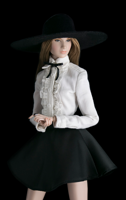 Zoe Benson Dressed Doll. Фото с сайта fashiondollchronicles.com