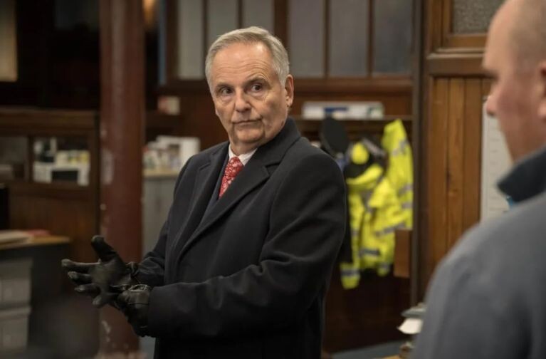 Кадр из сериала "Дело о загадочном убийстве"